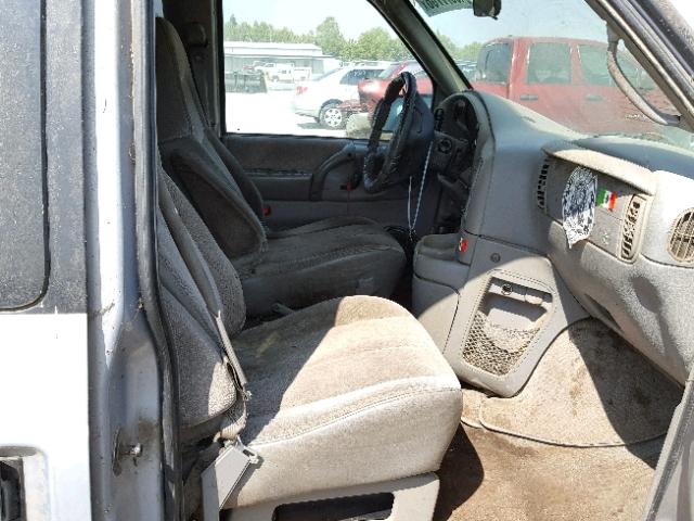 1GNDM19W1WB118582 - 1998 CHEVROLET ASTRO GRAY photo 5