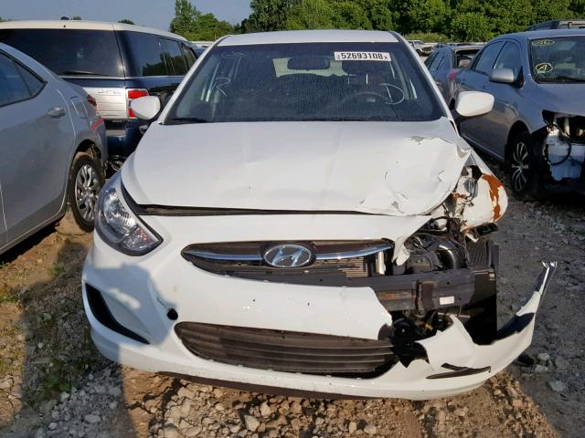 KMHCT5AE5GU265040 - 2016 HYUNDAI ACCENT SE WHITE photo 9