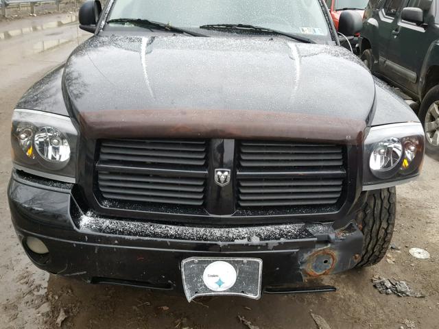 1D7HW58J96S558881 - 2006 DODGE DAKOTA QUA BLACK photo 7