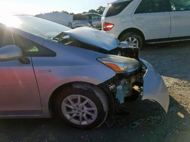 JTDZN3EU7D3263158 - 2013 TOYOTA PRIUS V SILVER photo 9