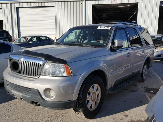 5LMFU27R84LJ13030 - 2004 LINCOLN NAVIGATOR 银色 照片 2