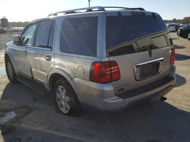 5LMFU27R84LJ13030 - 2004 LINCOLN NAVIGATOR 银色 照片 3