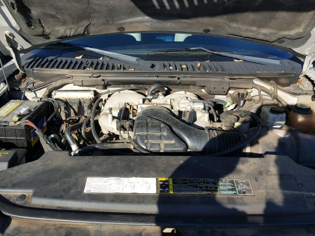 5LMFU27R84LJ13030 - 2004 LINCOLN NAVIGATOR 银色 照片 7