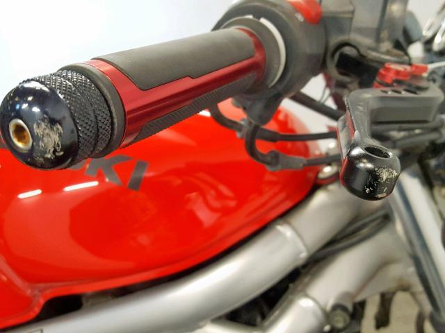 JS1VP52A8Y2103150 - 2000 SUZUKI SV650 RED photo 16