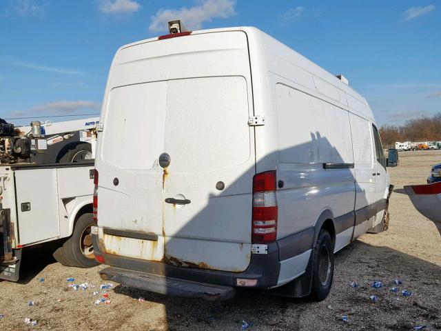 WDYPF145085249118 - 2008 FREIGHTLINER SPRINTER 3 WHITE photo 4