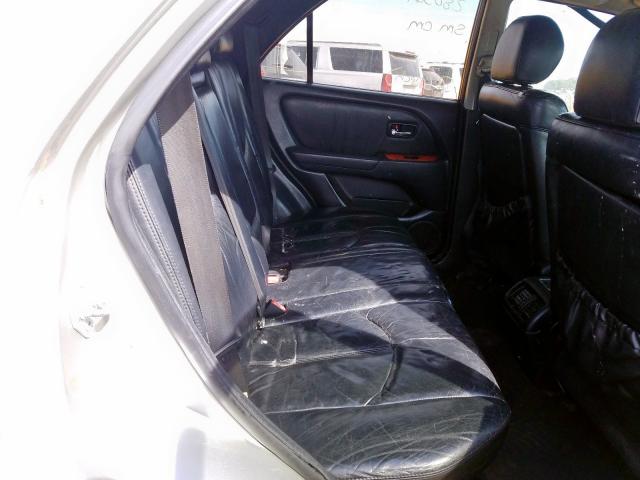 JTJGF10U920129392 - 2002 LEXUS RX 300 SILVER photo 6