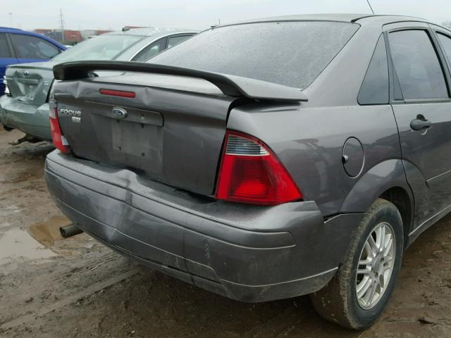 1FAHP34N57W175671 - 2007 FORD FOCUS ZX4 CHARCOAL photo 9