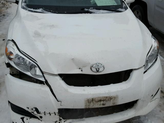 2T1KU4EE7AC513875 - 2010 TOYOTA COROLLA MA WHITE photo 7