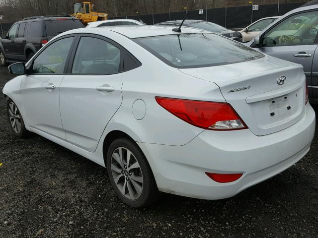 KMHCT4AE2HU364085 - 2017 HYUNDAI ACCENT SE WHITE photo 3