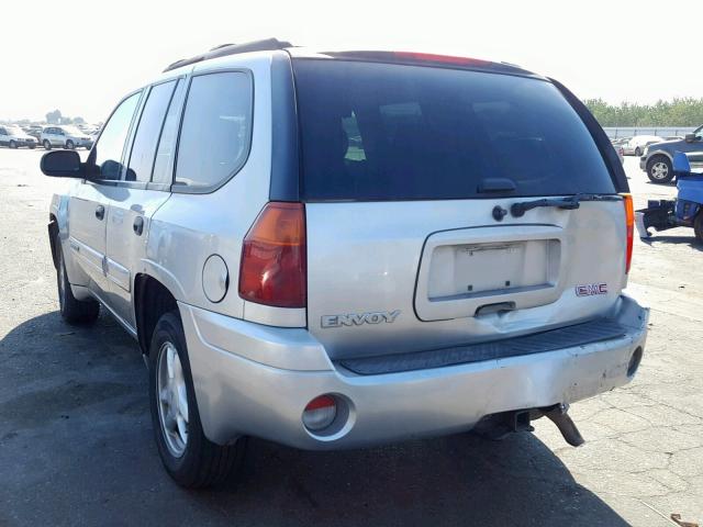 1GKDT13SX52162360 - 2005 GMC ENVOY SILVER photo 3