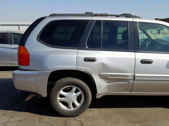 1GKDT13SX52162360 - 2005 GMC ENVOY SILVER photo 9