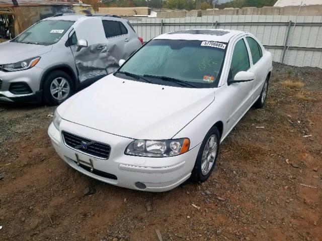 YV1RH592262522833 - 2006 VOLVO S60 2.5T WHITE photo 2