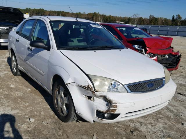 1FAFP34N85W174793 - 2005 FORD FOCUS ZX4 WHITE photo 1