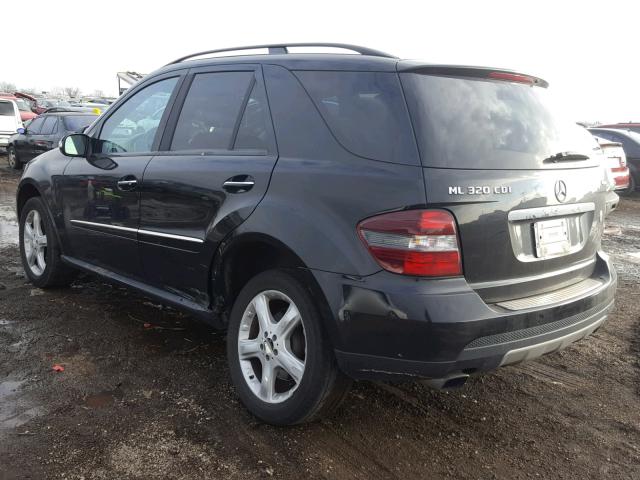 4JGBB22E88A302225 - 2008 MERCEDES-BENZ ML 320 CDI BLACK photo 3