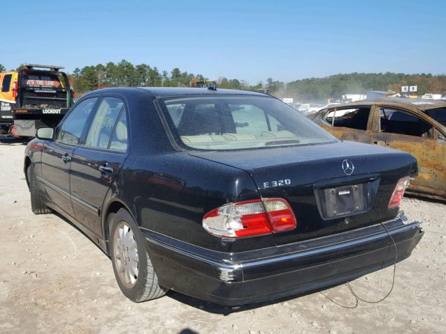 WDBJF65G1YA952893 - 2000 MERCEDES-BENZ E 320 BLACK photo 3