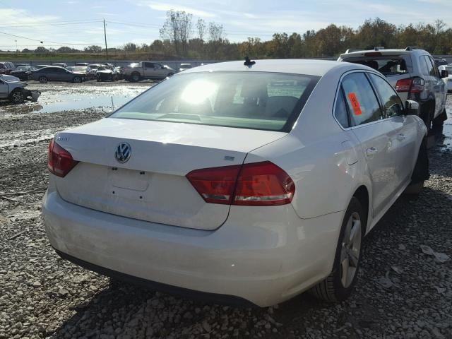 1VWBP7A30DC058651 - 2013 VOLKSWAGEN PASSAT SE WHITE photo 4