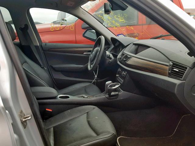 WBAVM5C58DVL63666 - 2013 BMW X1 XDRIVE3 SILVER photo 5