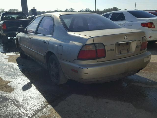 1HGCD5687TA117621 - 1996 HONDA ACCORD DX SILVER photo 3