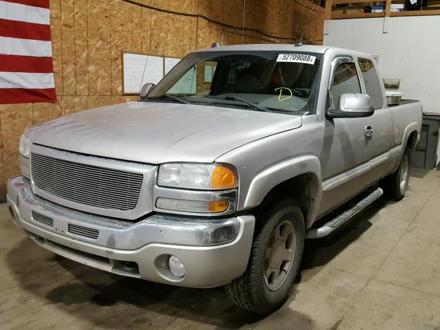 2GTEK19BX51348894 - 2005 GMC NEW SIERRA SILVER photo 2