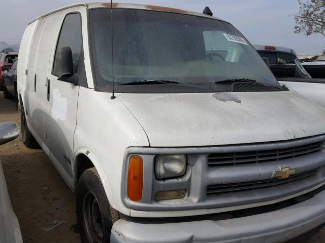 1GCFG15M4Y1117139 - 2000 CHEVROLET EXPRESS G1 WHITE photo 1