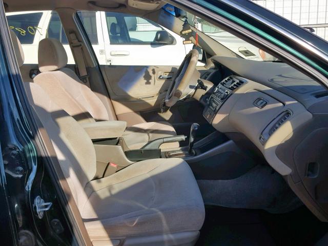 JHMCG66571C018153 - 2001 HONDA ACCORD LX GREEN photo 5