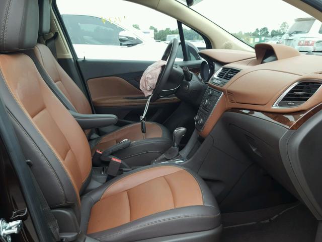 KL4CJCSB1FB245570 - 2015 BUICK ENCORE BROWN photo 5