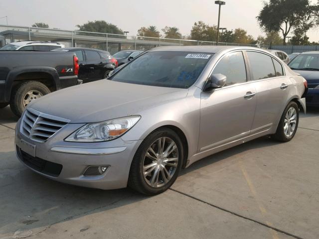 KMHGC4DF6BU116273 - 2011 HYUNDAI GENESIS 4. SILVER photo 2