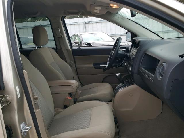 1J4NT4FA2AD531905 - 2010 JEEP COMPASS SP 金色 照片 5