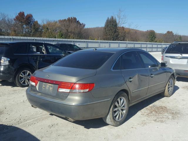 KMHFC46F38A257790 - 2008 HYUNDAI AZERA SE GRAY photo 4