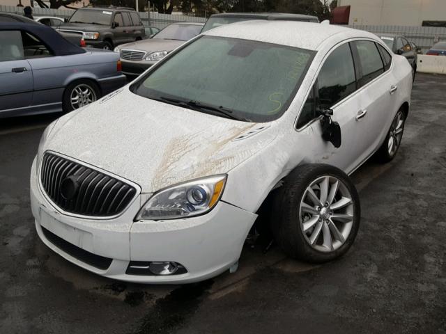 1G4PS5SK1G4152565 - 2016 BUICK VERANO WHITE photo 2