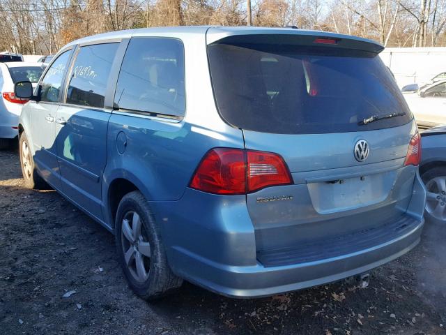 2V4RW3D14AR348472 - 2010 VOLKSWAGEN ROUTAN SE BLUE photo 3