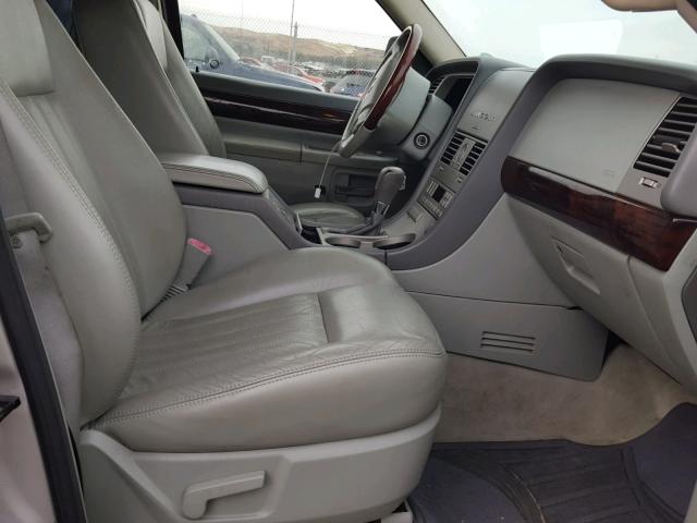 5LMEU88H23ZJ39736 - 2003 LINCOLN AVIATOR 银色 照片 5