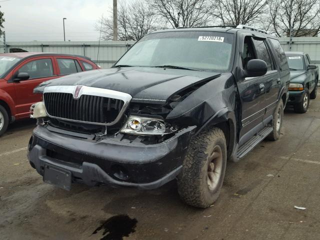 5LMPU28L2WLJ46977 - 1998 LINCOLN NAVIGATOR BLACK photo 2