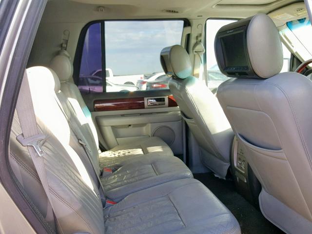 5LMFU275X6LJ01140 - 2006 LINCOLN NAVIGATOR SILVER photo 6