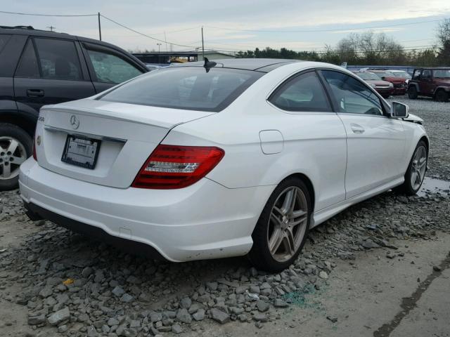 WDDGJ4HB9DG030819 - 2013 MERCEDES-BENZ C 250 WHITE photo 4