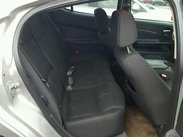 2G2WP552561130631 - 2006 PONTIAC GRAND PRIX SILVER photo 6