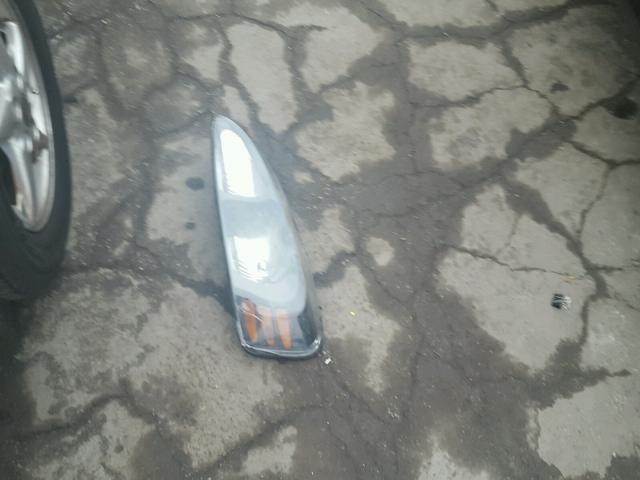 2G2WP552561130631 - 2006 PONTIAC GRAND PRIX SILVER photo 9