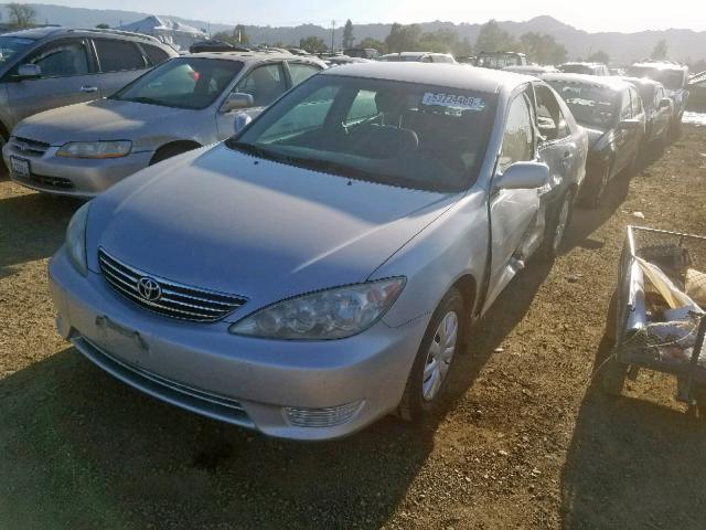 4T1BE30K26U122286 - 2006 TOYOTA CAMRY LE SILVER photo 2