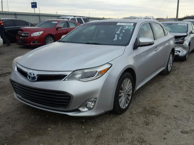 4T1BD1EB7DU010564 - 2013 TOYOTA AVALON HYB SILVER photo 2