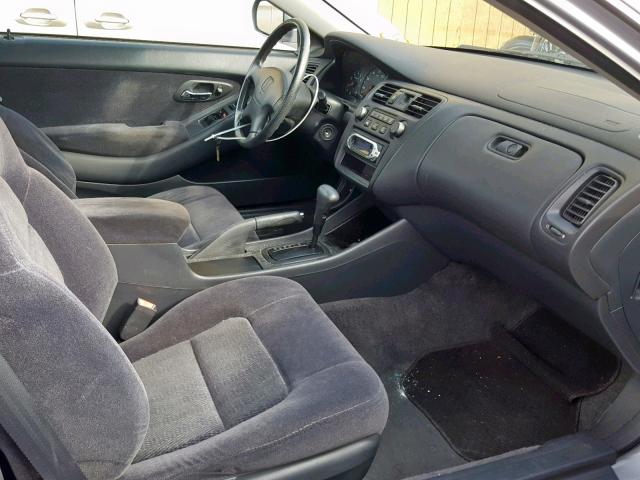 1HGCG3262YA032371 - 2000 HONDA ACCORD LX SILVER photo 5