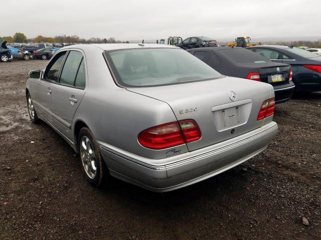 WDBJF65J72B486951 - 2002 MERCEDES-BENZ E 320 GRAY photo 3