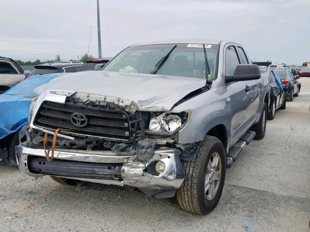 5TFRT54167X006286 - 2007 TOYOTA TUNDRA DOU SILVER photo 2