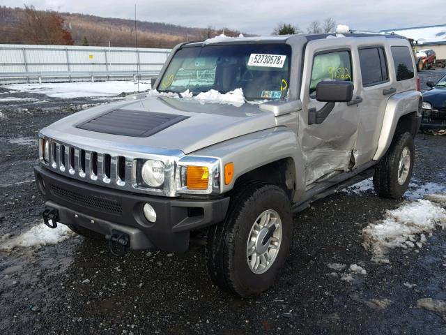 5GTDN136768195932 - 2006 HUMMER H3 BEIGE photo 2