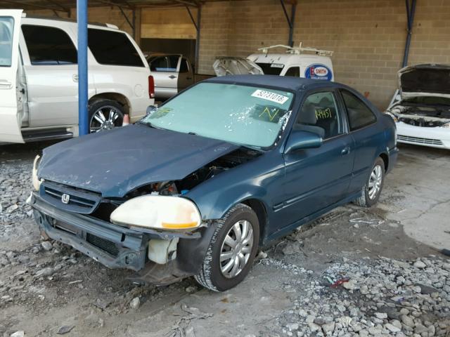 1HGEJ622XWL014257 - 1998 HONDA CIVIC DX GREEN photo 2