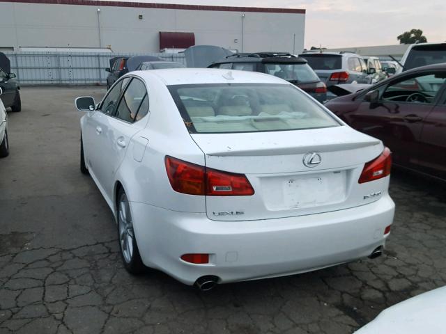 JTHBE262175012524 - 2007 LEXUS IS 350 WHITE photo 3