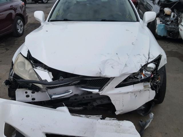 JTHBE262175012524 - 2007 LEXUS IS 350 WHITE photo 7