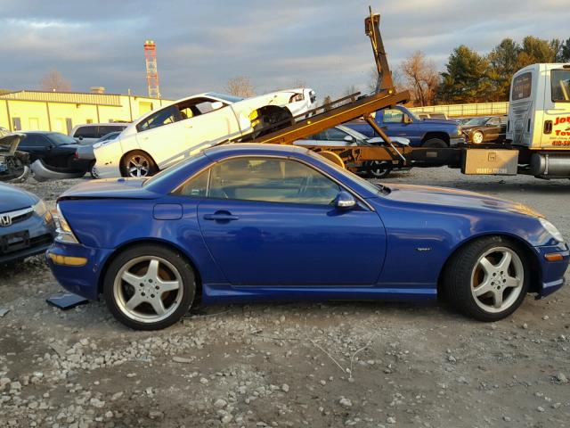 WDBKK65F82F249356 - 2002 MERCEDES-BENZ SLK 320 BLUE photo 10