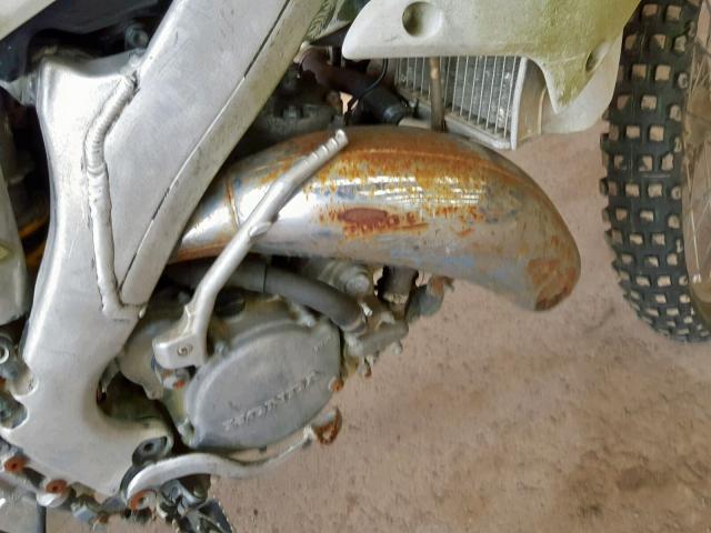 JH2JE01383M500815 - 2003 HONDA CR125 R WHITE photo 9