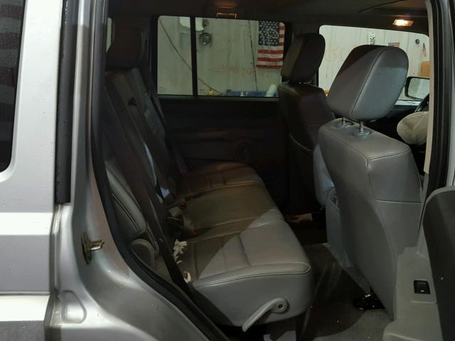 1J8HG48K86C365392 - 2006 JEEP COMMANDER SILVER photo 6