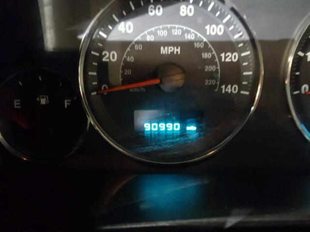 1J8HG48K86C365392 - 2006 JEEP COMMANDER SILVER photo 8